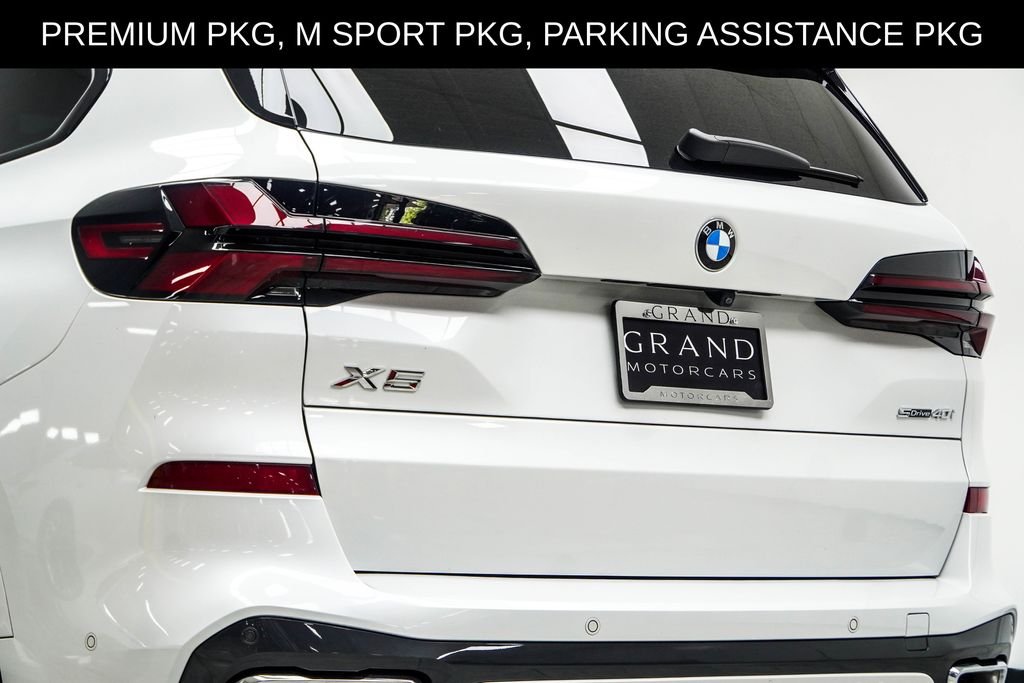Used 2024 White BMW sDrive40i image 13