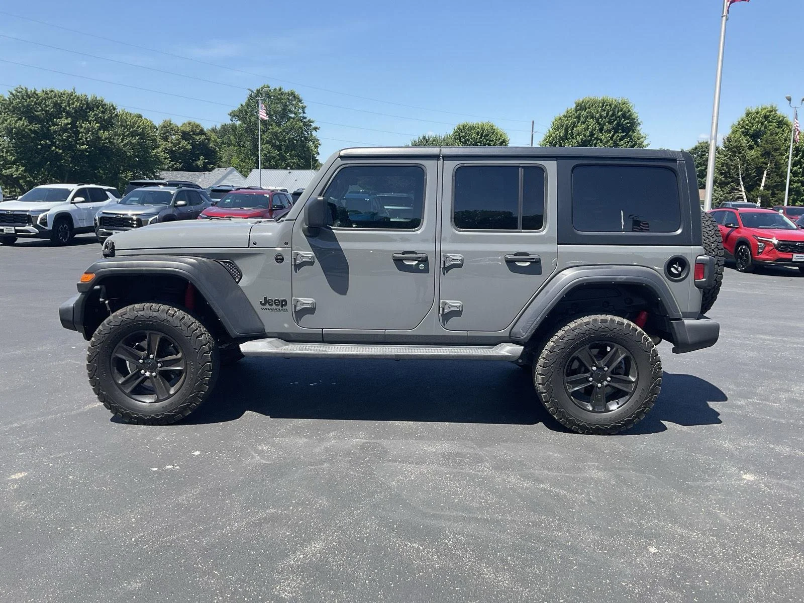 Used 2021 Sting-Gray Clearcoat Jeep Unlimited Sport Altitude image 4