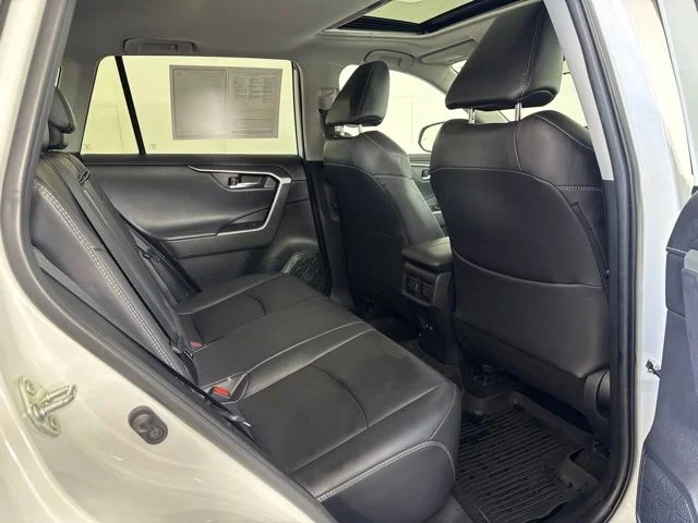 Certified Used 2020 Blizzard Pearl Toyota Limited image 5