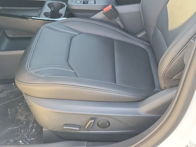 New 2026 Star White Metallic Tri-coat Ford Premium image 15