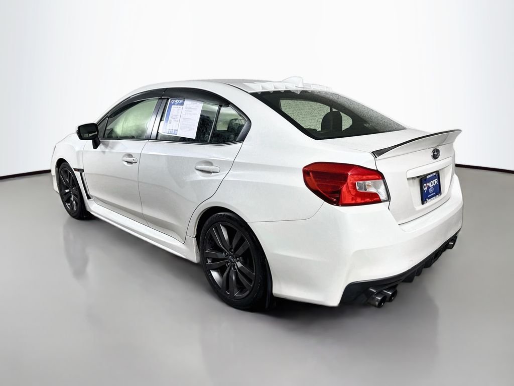 Used 2016 Crystal White Pearl Subaru Limited image 9