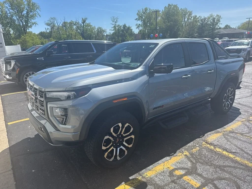 2025 GMC Canyon 4WD AT4 Crew Cab Short Box's photo