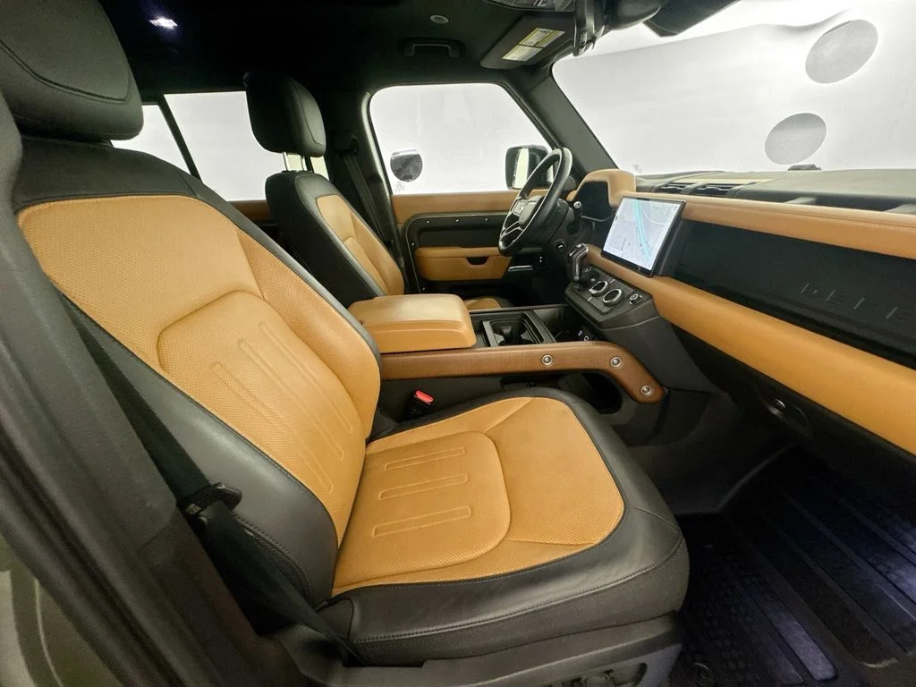 Used 2024 Green Land Rover X image 29