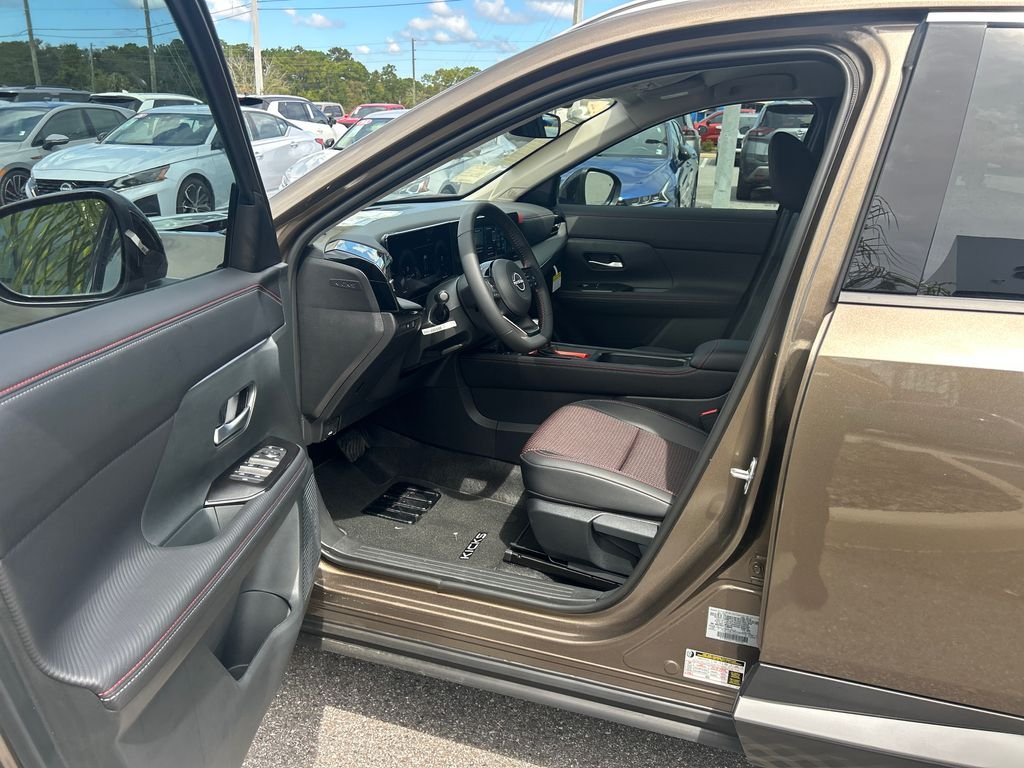 New 2026 Nissan Kicks SR 4D Sport Utility