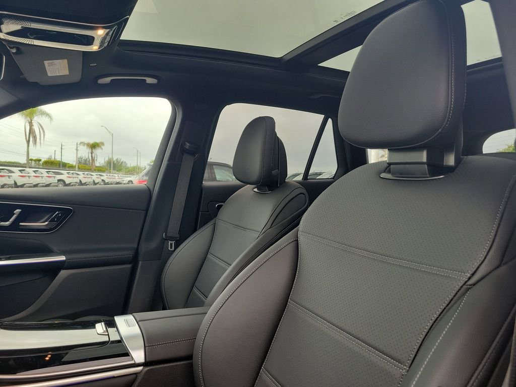 New 2026 Black Mercedes-Benz GLC 300 image 21