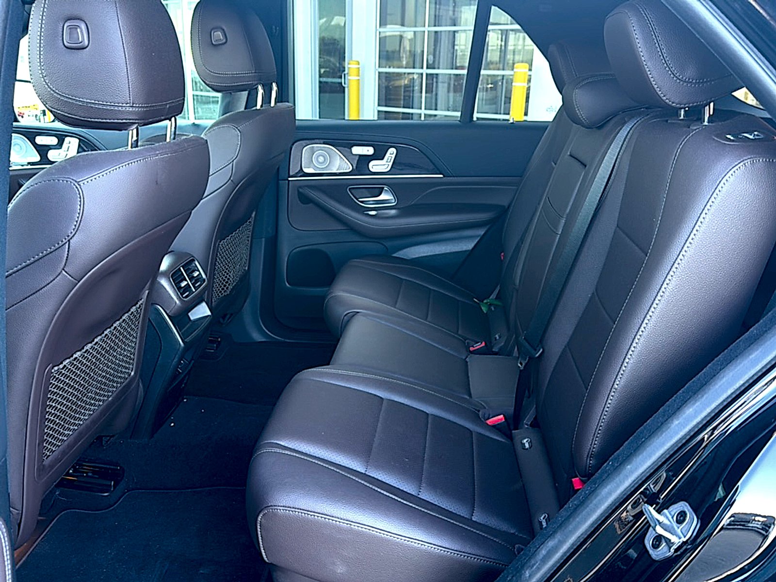Used 2022 Obsidian Black Metallic Mercedes-Benz 4MATIC® image 8