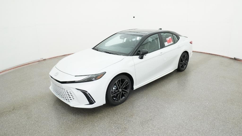 New 2026 Wind Chill Pearl with Midnight Black Metallic roof Toyota XSE image 12