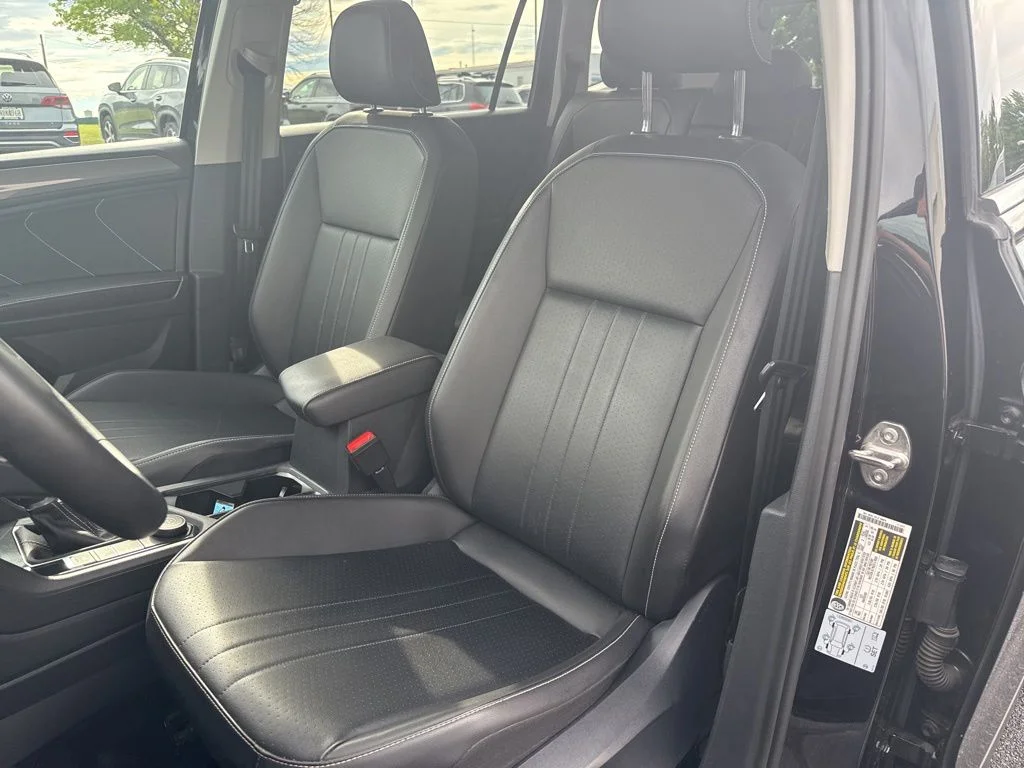 Certified Used 2022 Black Volkswagen 2.0T SE image 34