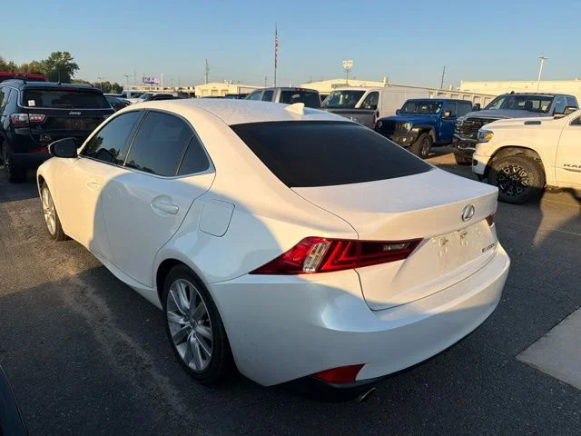 Used 2016 White Lexus 200t image 8