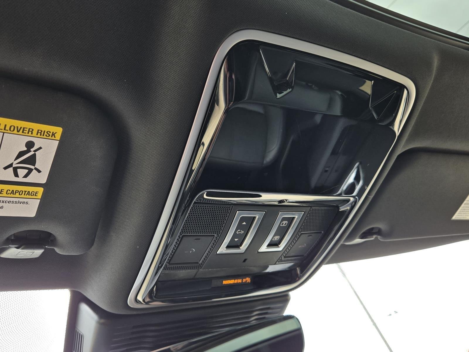 Used 2025 Santorini Black Metallic Land Rover Dynamic SE image 25