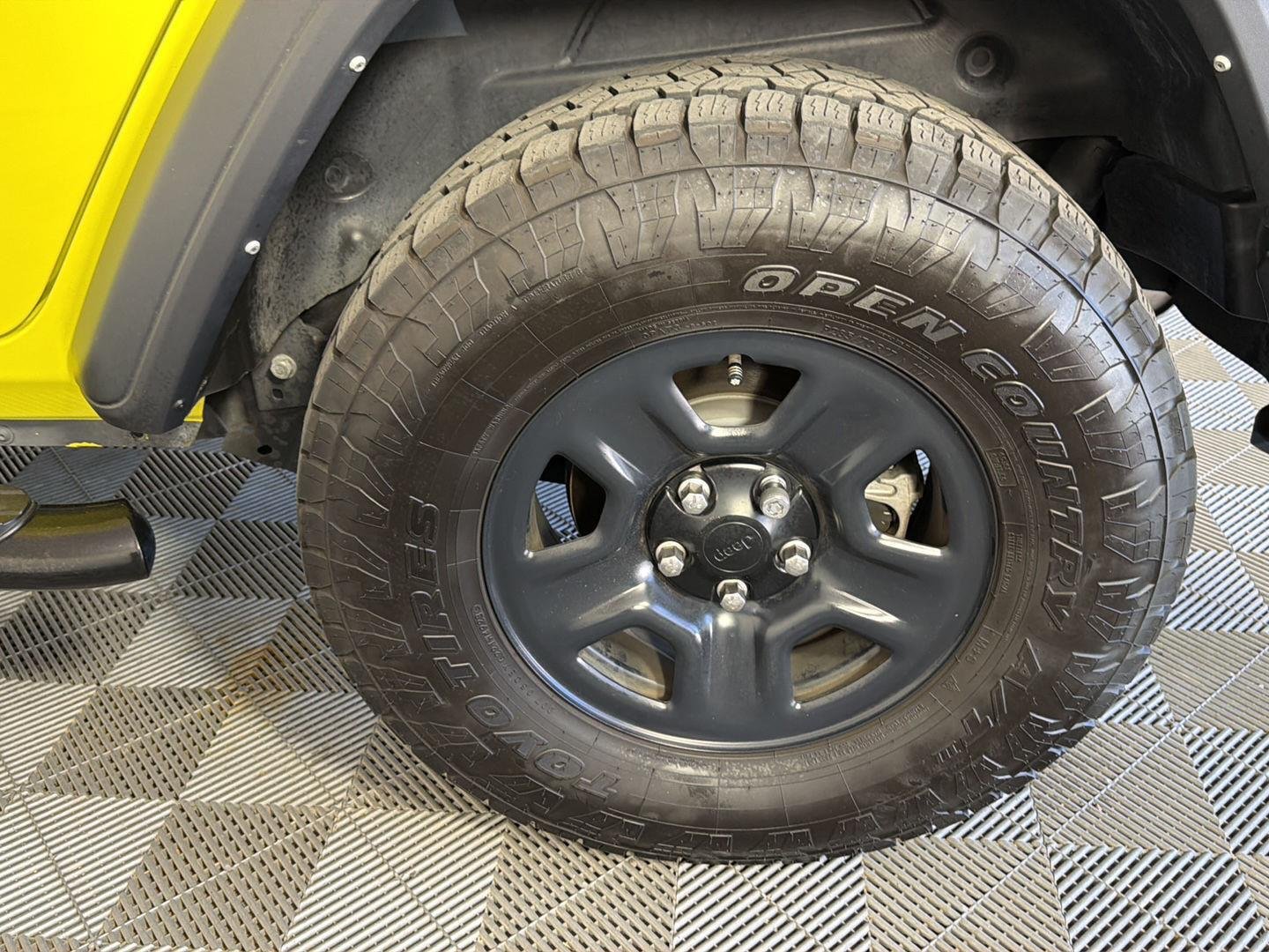 Used 2024 High Velocity Clearcoat Jeep Sport image 14