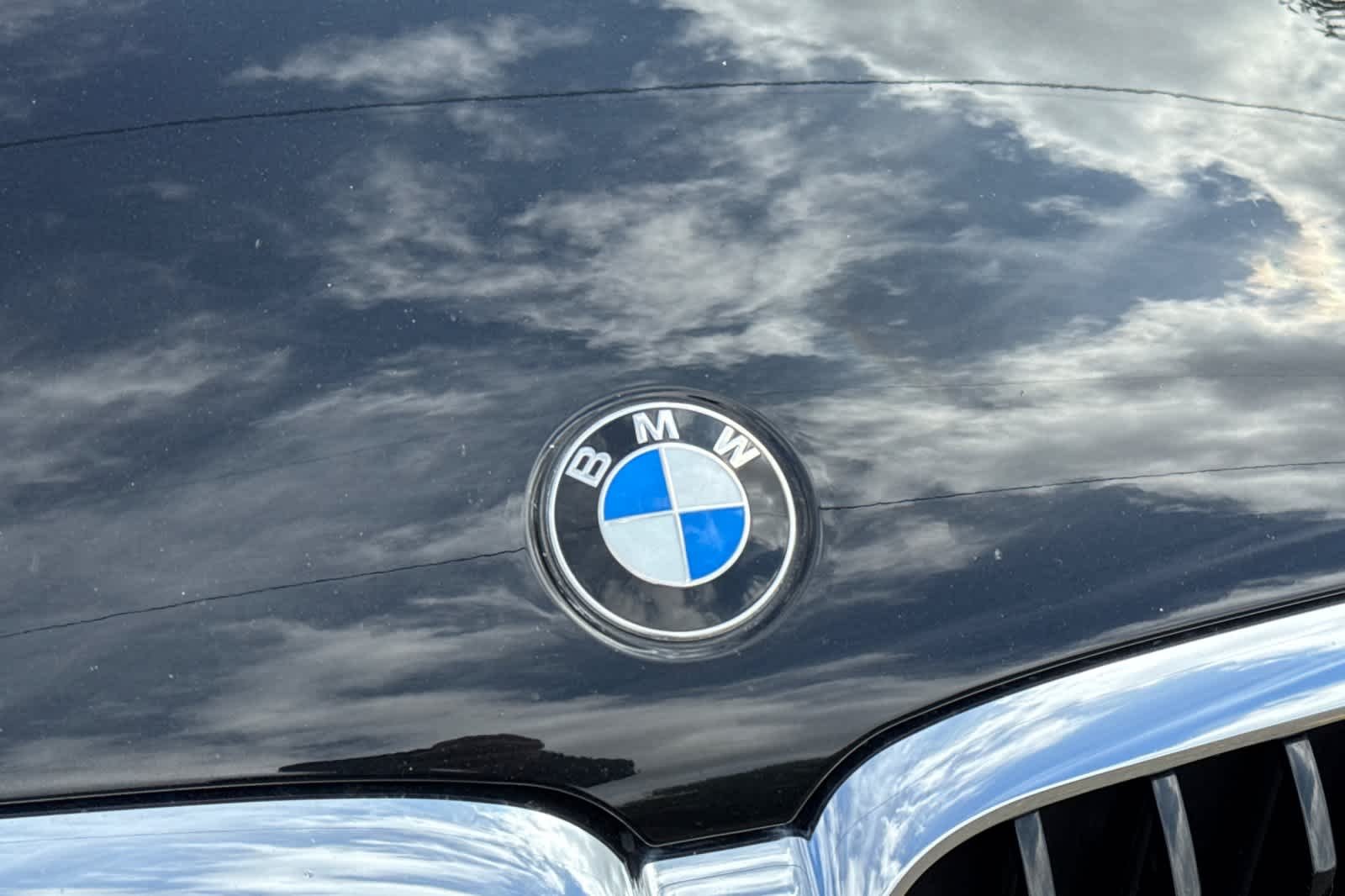 Used 2021 Jet Black BMW 530i xDrive image 10