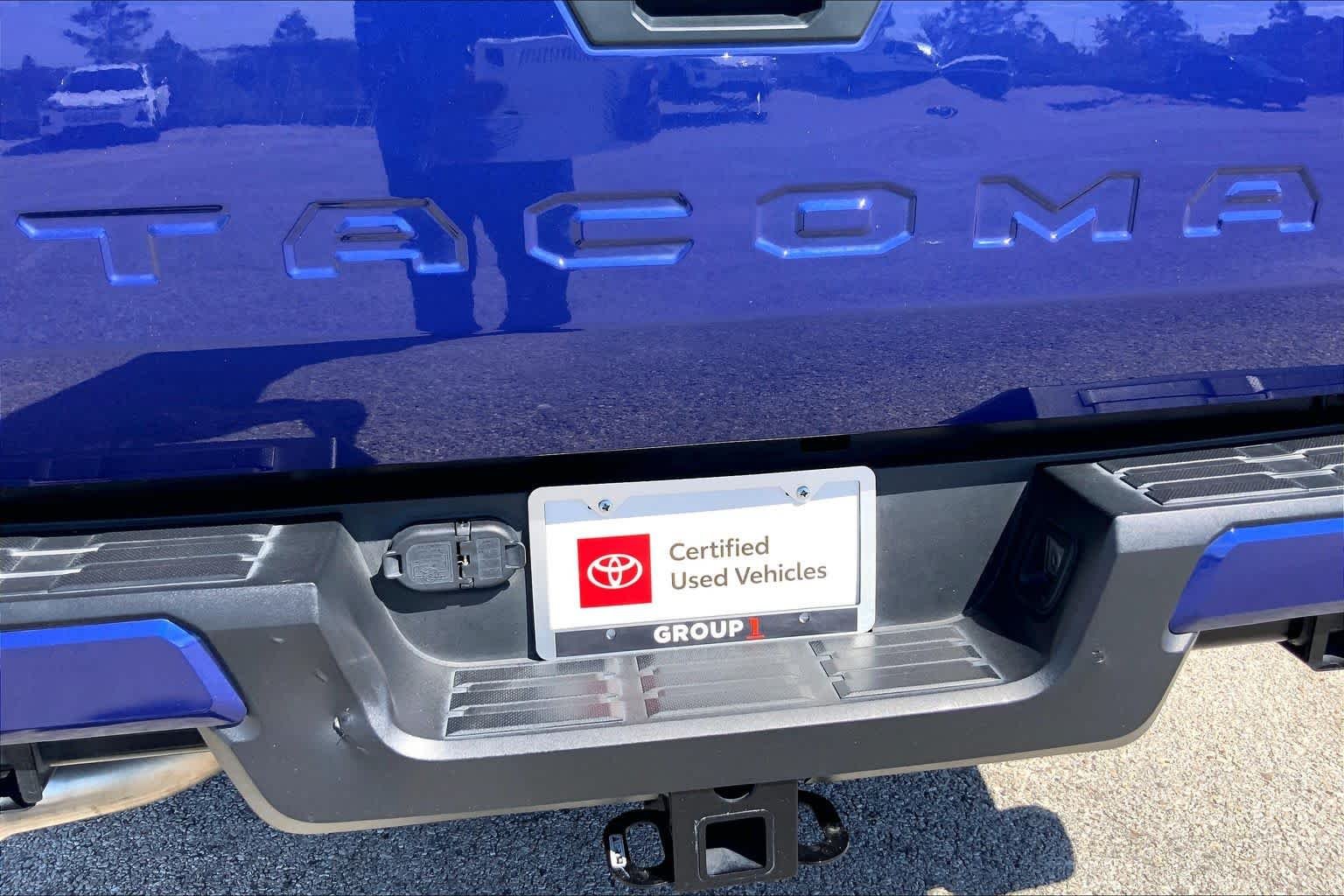 Used 2025 Blue Crush Metallic Toyota SR5 image 10