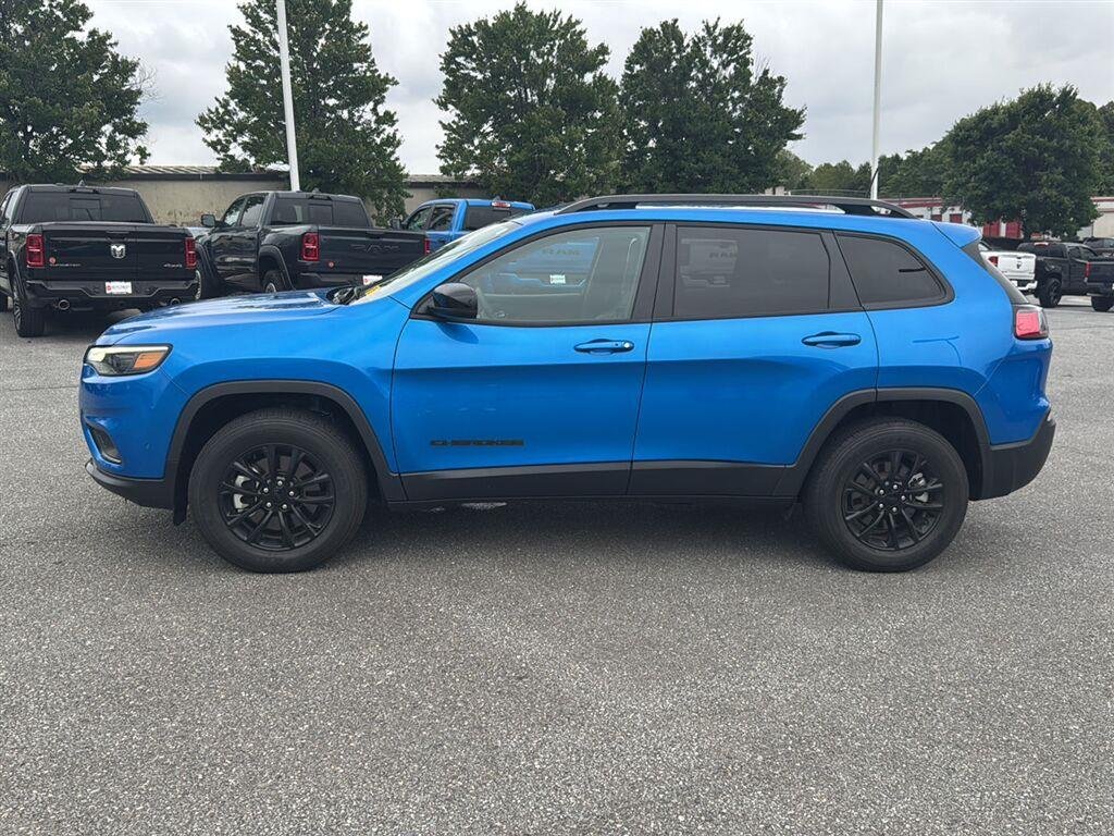 Used 2023 Hydro Blue Pearlcoat Jeep Altitude Lux image 8