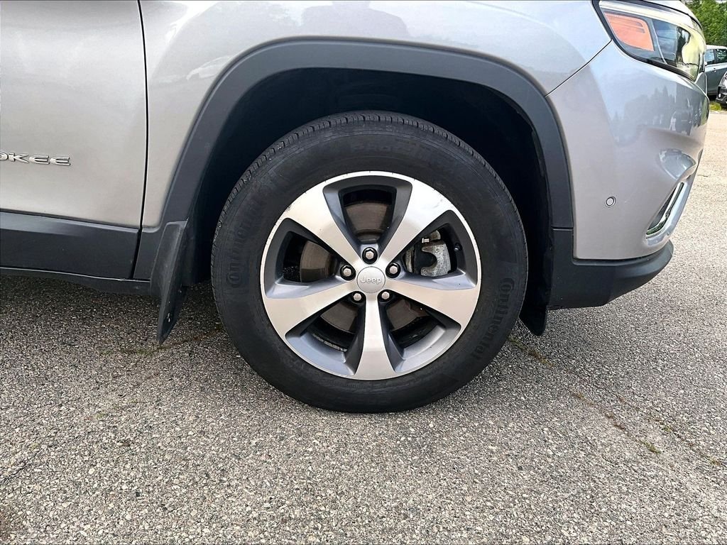 Used 2021 Silver Jeep Limited image 7