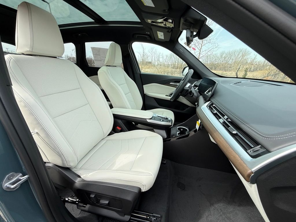 New 2026 Cape York Green Metallic BMW xDrive28i image 25