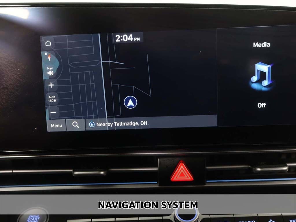 Used 2025 Black Hyundai SEL Convenience image 3