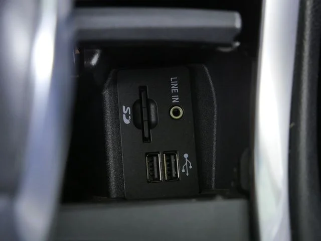 Used 2015  Ford Titanium image 32