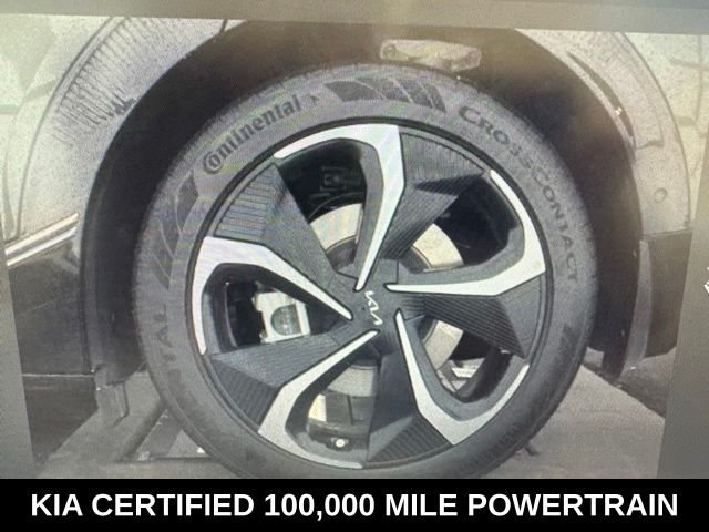 Used 2023 Green Kia GT-Line image 11