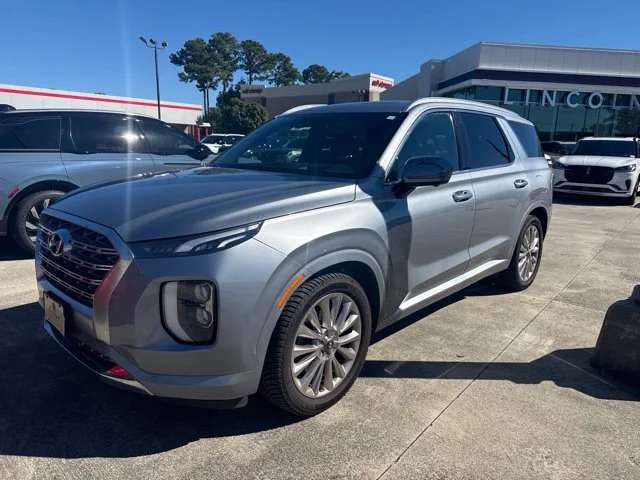 Used 2020 Silver Hyundai Limited image 4