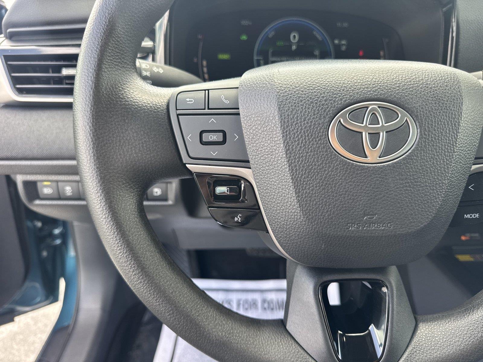Used 2025 Ocean Gem Toyota LE image 9