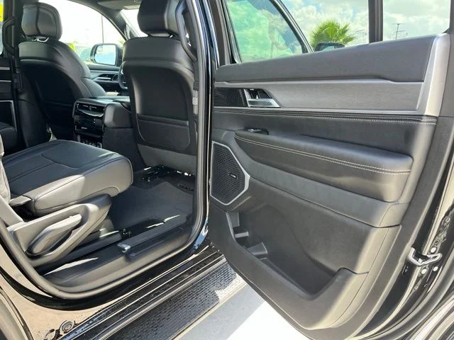 New 2026 High Gloss Black Exterior Paint Jeep  image 19