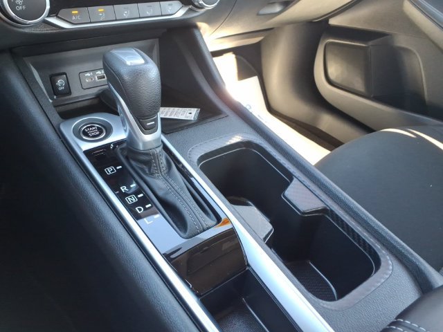 Used 2025 Gray Nissan SV image 21