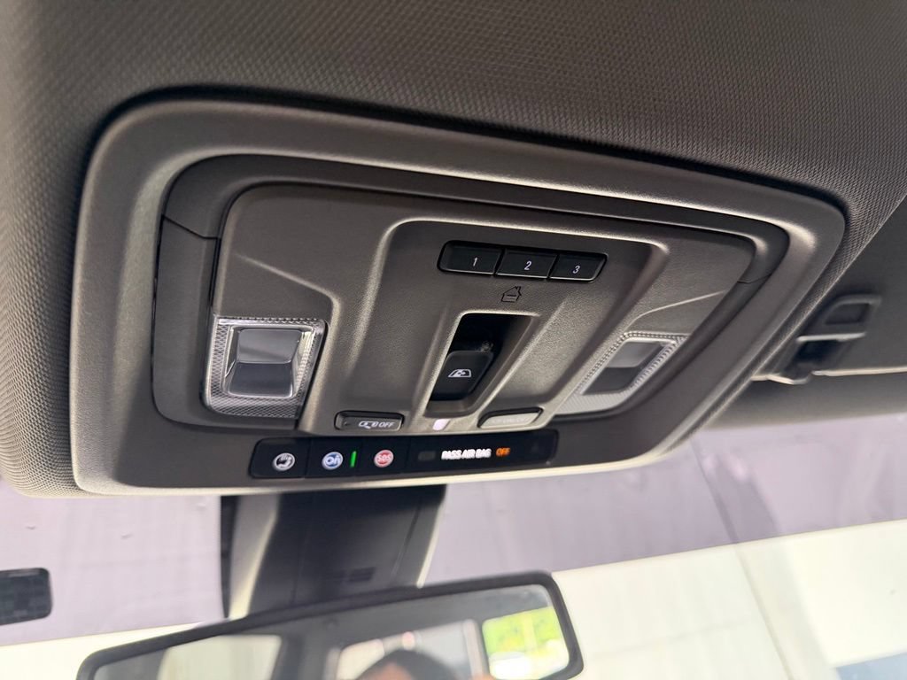 Used 2020 ONYX BLACK GMC SLT image 22