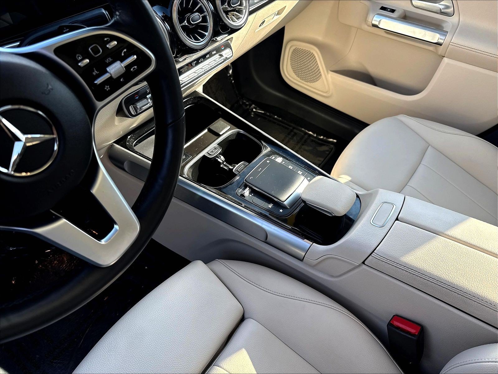 Used 2022 Galaxy Blue Metallic Mercedes-Benz GLB 250 image 20