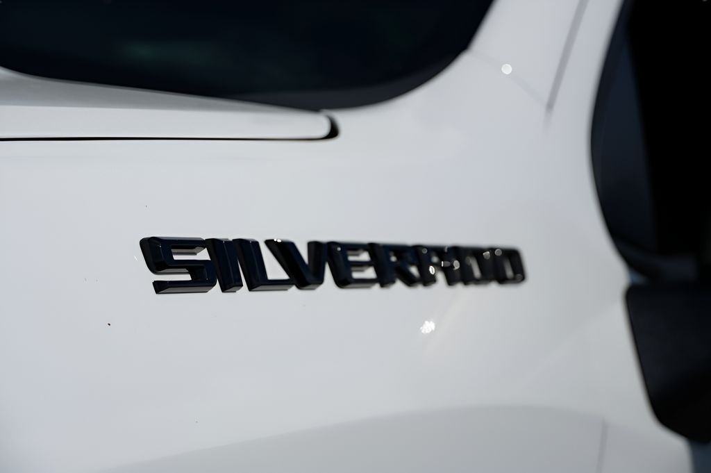 Used 2024 Summit White Chevrolet RST image 6