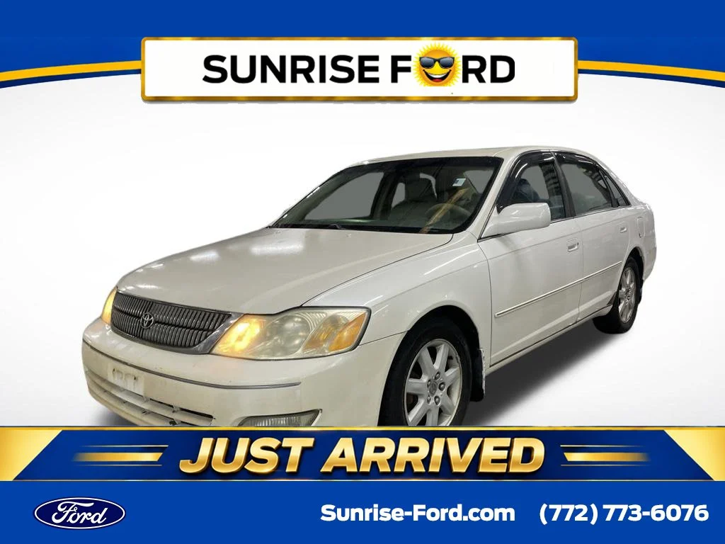 Used 2002 White Toyota XL image 1