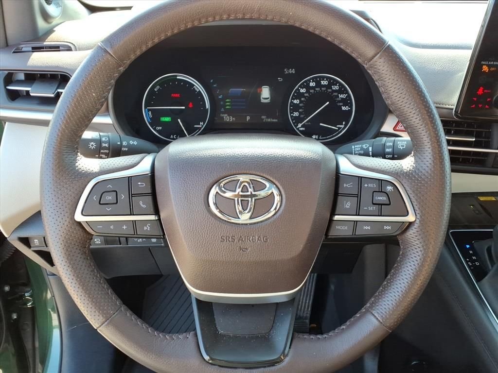 Used 2024  Toyota Platinum image 22