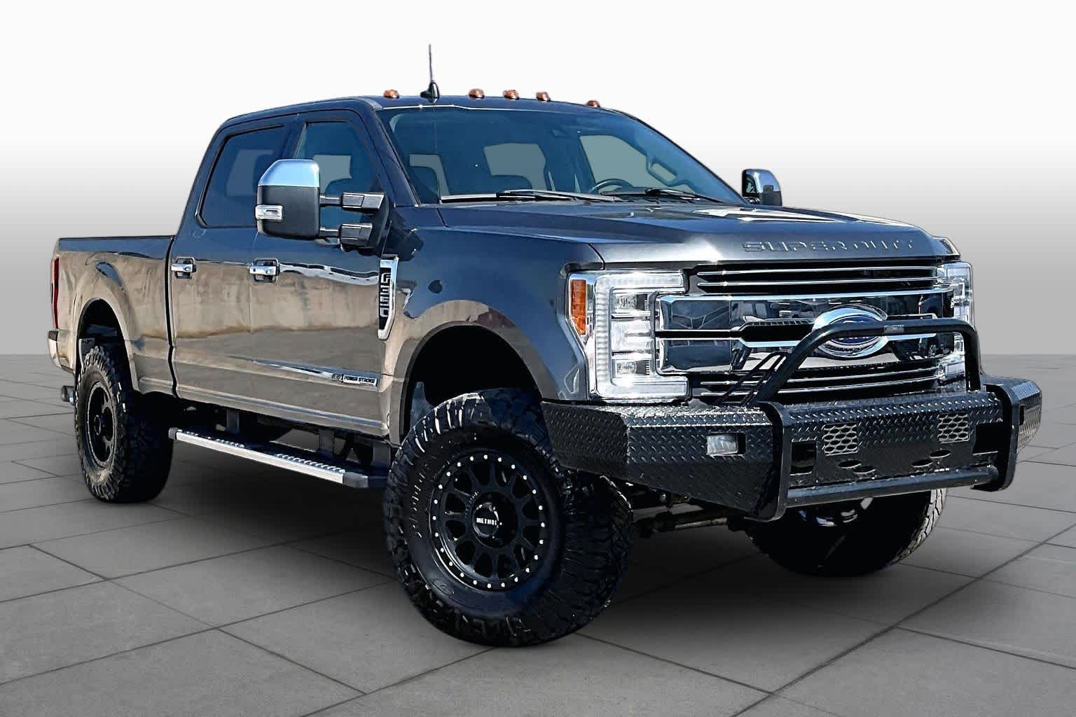 Used 2019 Magnetic Ford LARIAT image 3