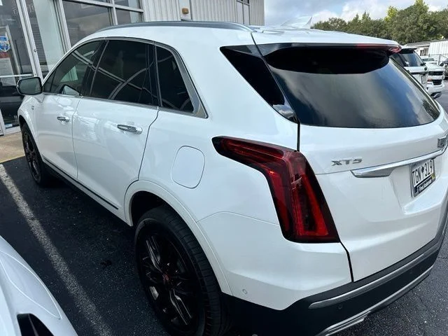 Used 2025 White Cadillac Premium Luxury image 21