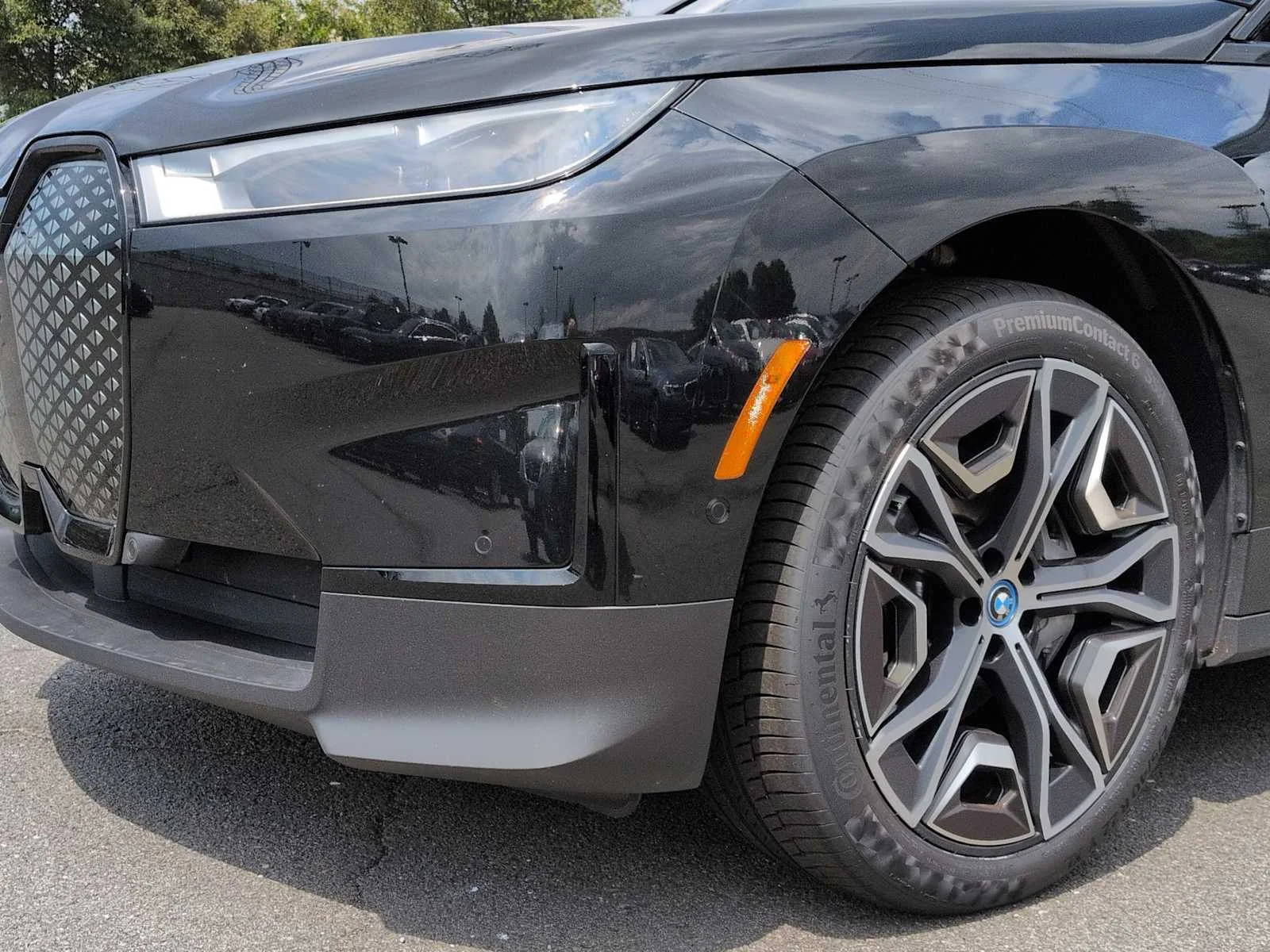 Certified Used 2024 Black Sapphire Metallic BMW xDrive50 image 11