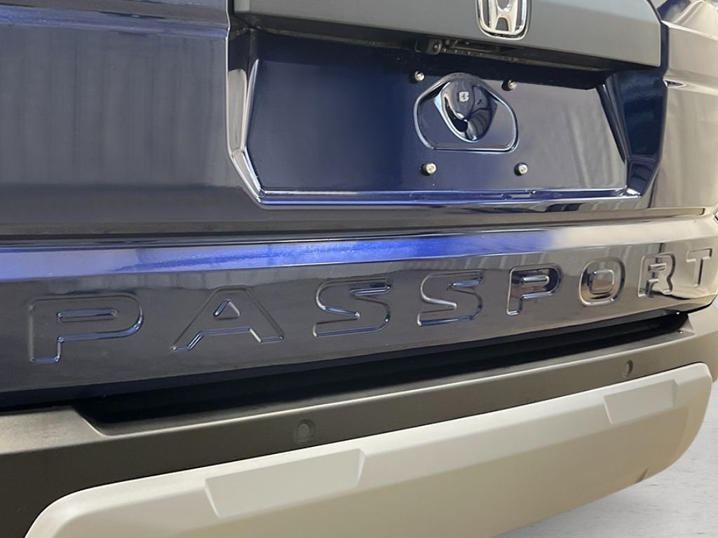 New 2026 Obsidian Blue Pearl Honda RTL image 6
