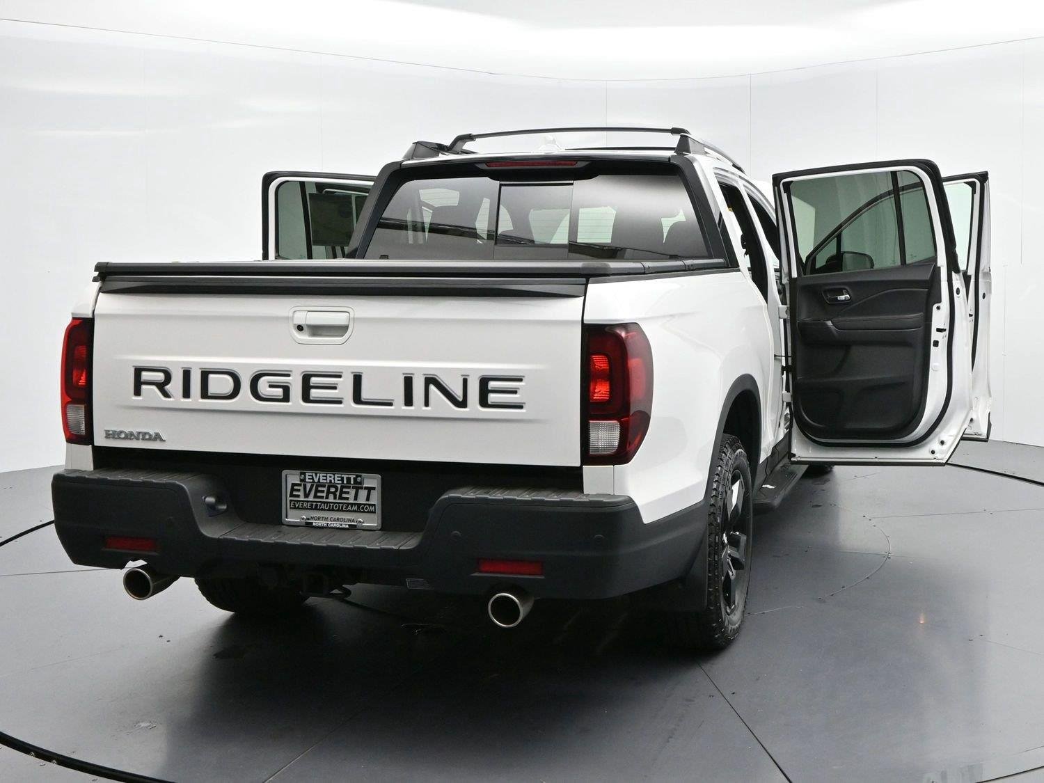 Used 2025 White Honda Black Edition image 43
