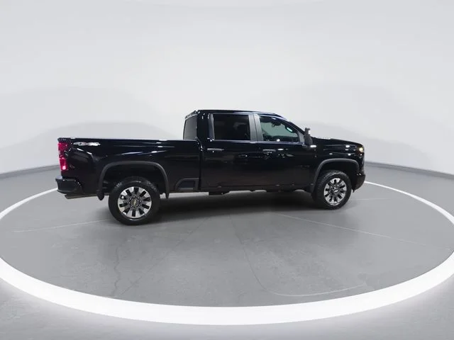 Used 2024 Black Chevrolet Custom image 9