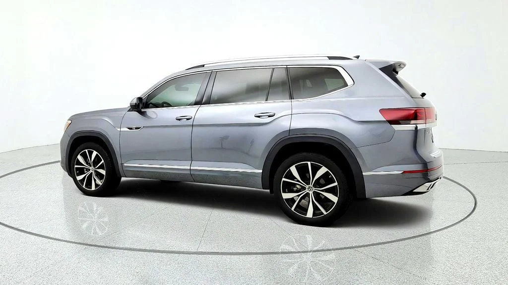 Used 2024 Platinum Gray Metallic Volkswagen 2.0T SEL Premium R-Line 4MOTION image 7