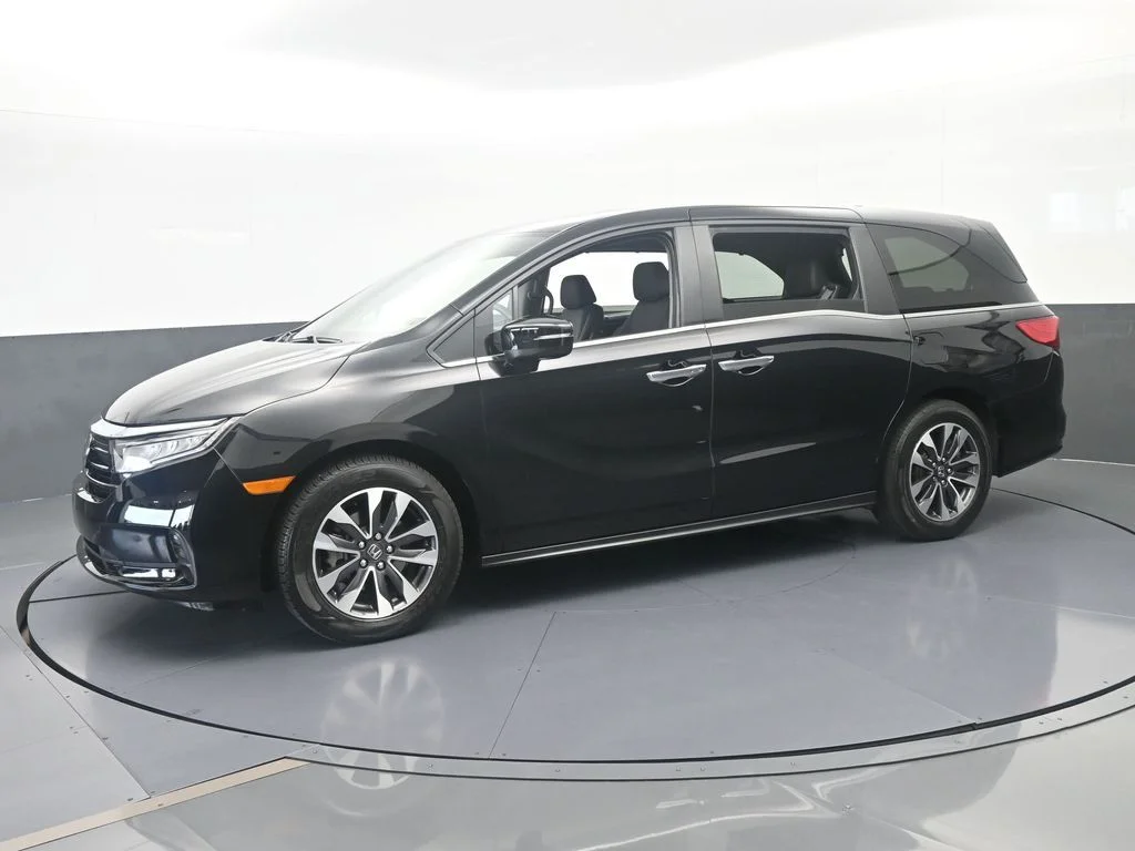 Used 2024 Black Honda EX-L image 2