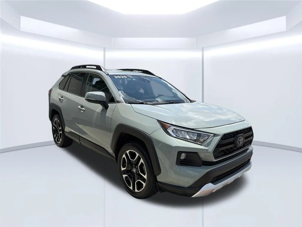 Used 2020  Toyota Adventure image 9