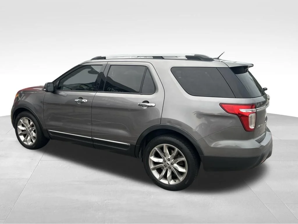 Used 2013 Gray Ford Limited image 3