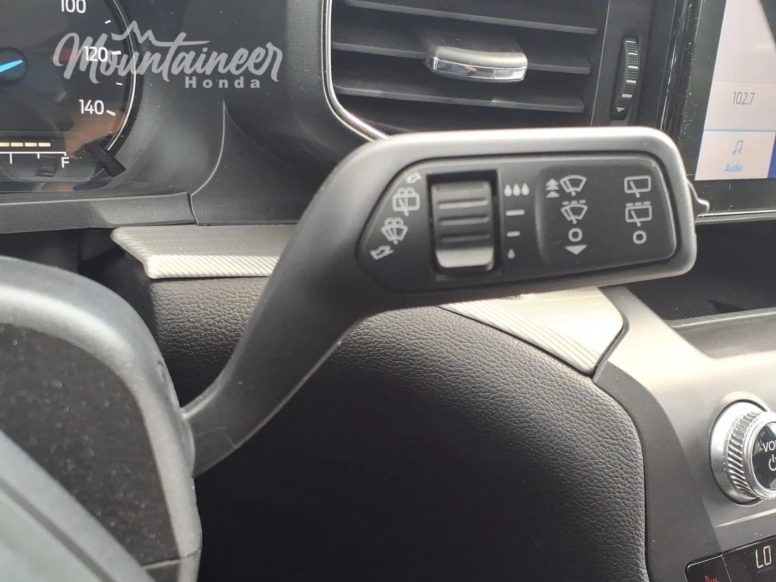 Used 2020 Star White Metallic Tri-Coat Ford XLT image 28
