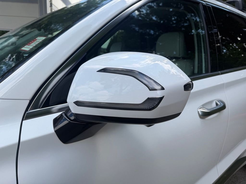 Used 2024 Hyper White Hyundai Calligraphy image 10