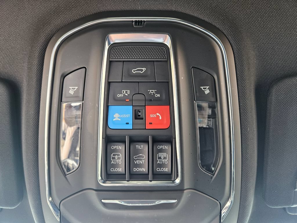 Used 2024 Black Jeep  image 28
