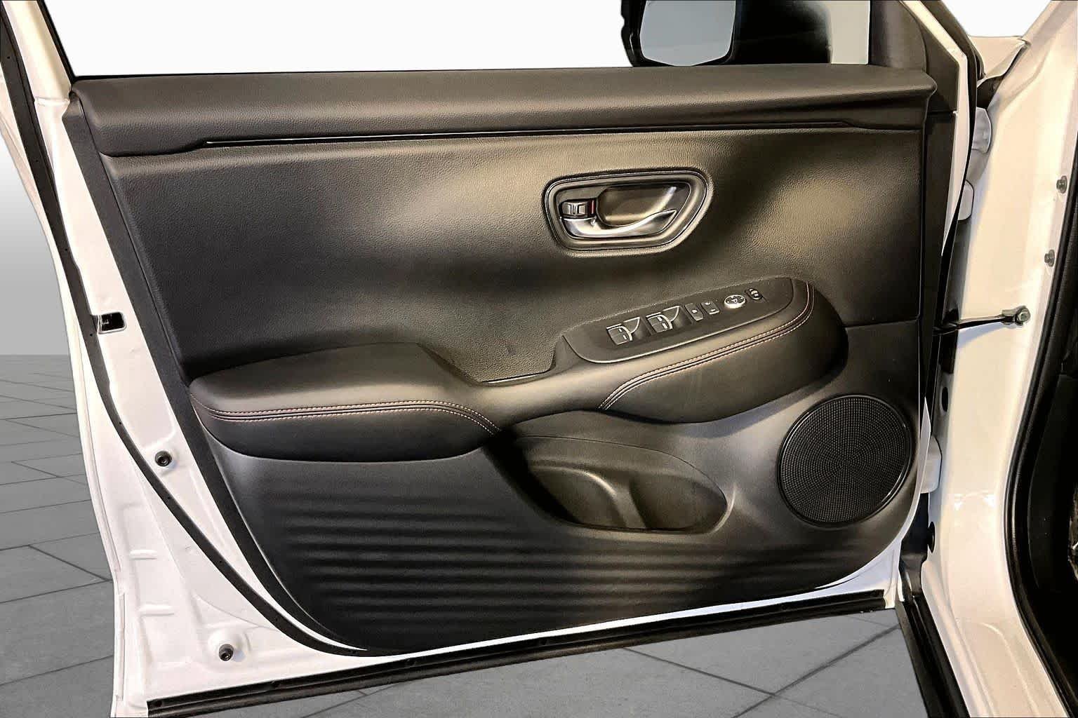 Used 2025 Platinum White Pearl Honda Sport image 22