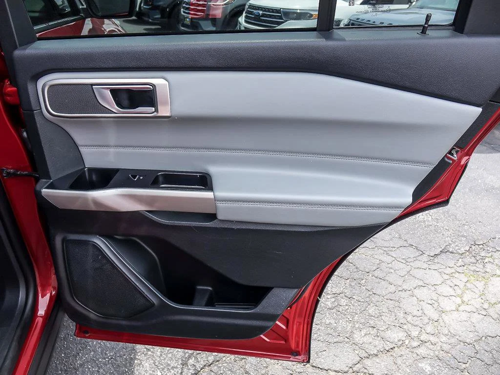 Used 2023 Red Metallic Ford XLT image 32