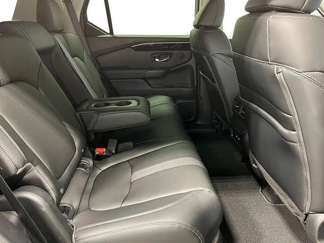 New 2026 White Honda AWD RTL image 26