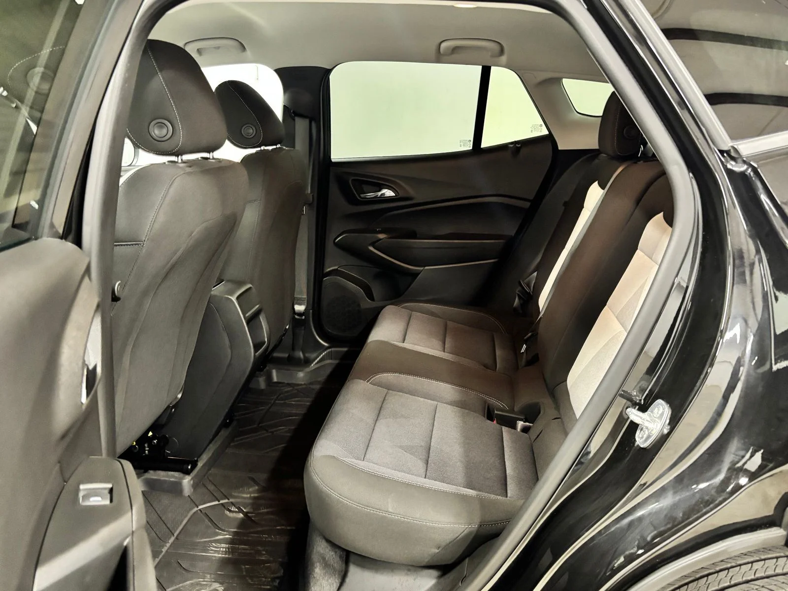 Used 2025 Black Chevrolet LS image 19