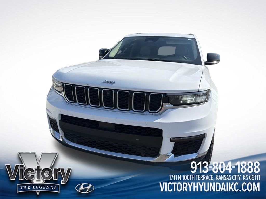Used 2022 White Jeep Limited image 2